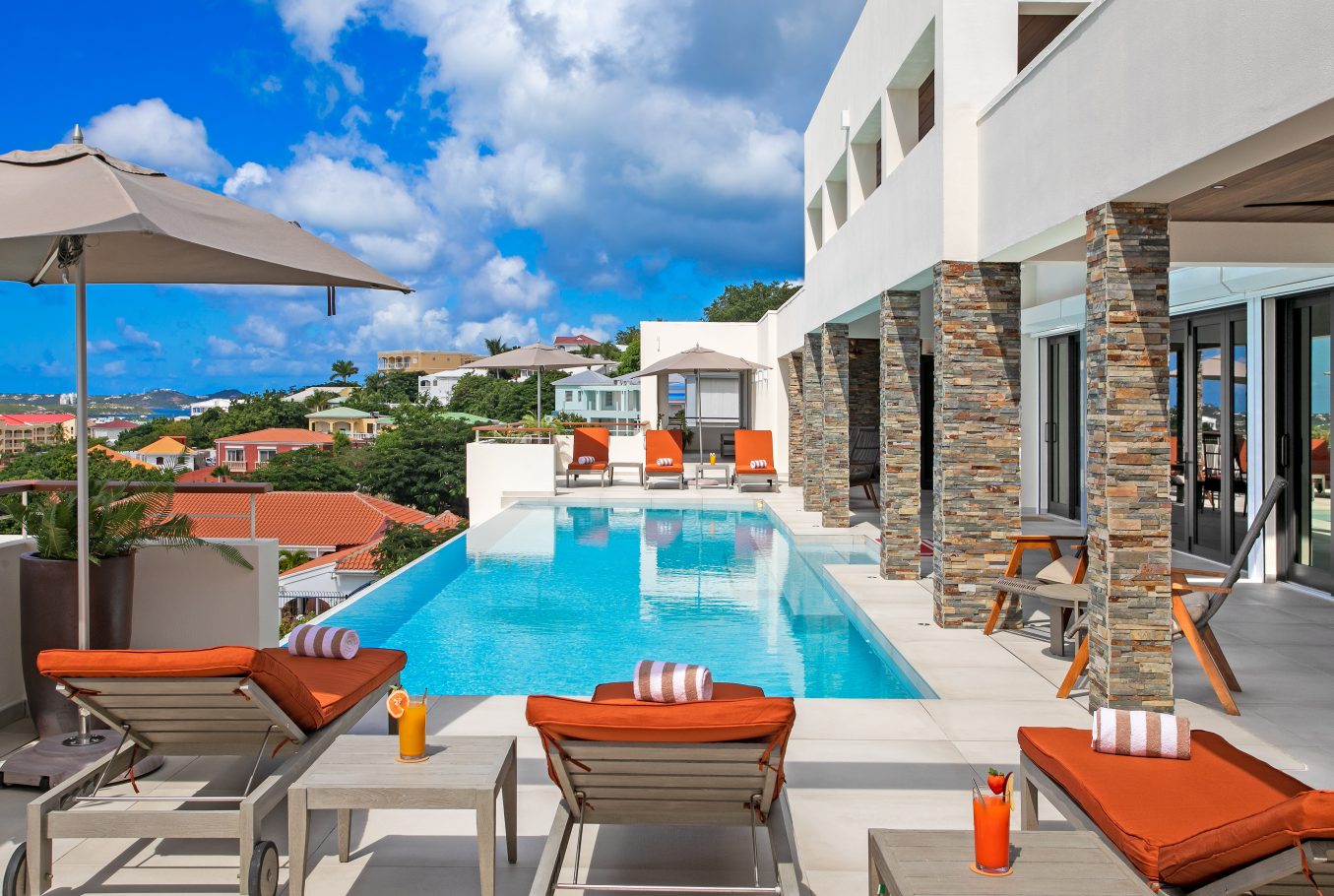 Amazing views from your own infinity pool